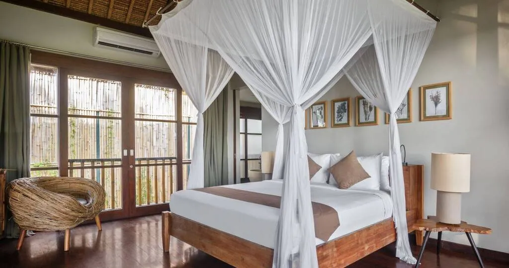 4-Bed 4.5-Bath Villa