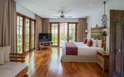 4-Bed 5.5-Bath Villa