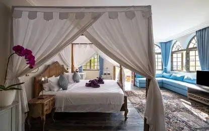 4-Bed 4.5-Bath Villa