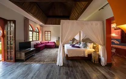 6-Bed 6.5-Bath Villa