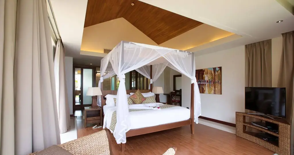 3-Bed 3.5-Bath Villa