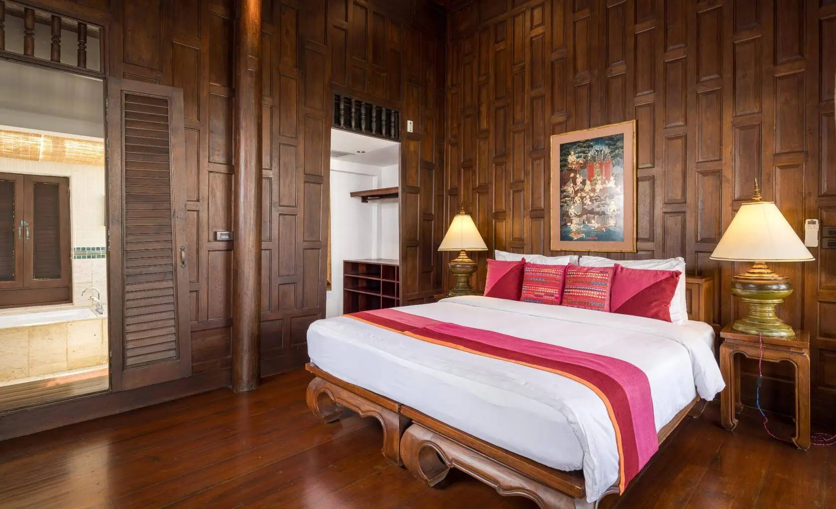 4-Bed + 2-Bunk Rooms 6.5-Bath Villa