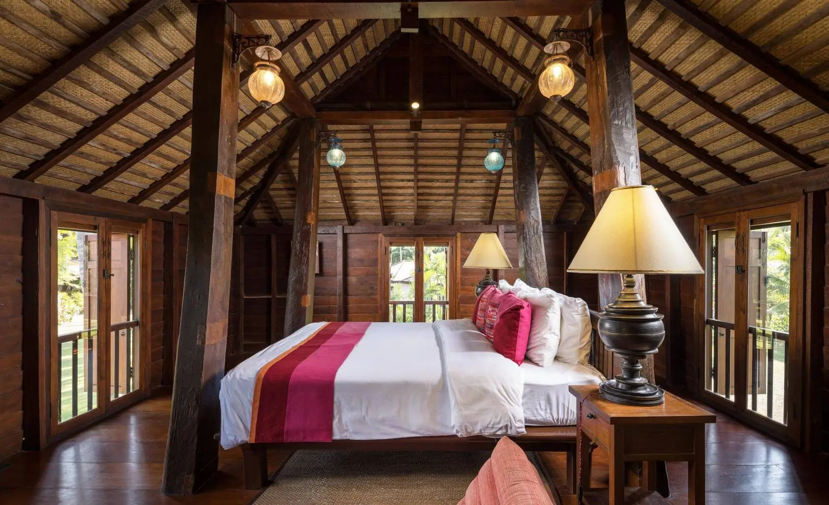 6-Bed + 2-Bunk Rooms 8.5-Bath Villa
