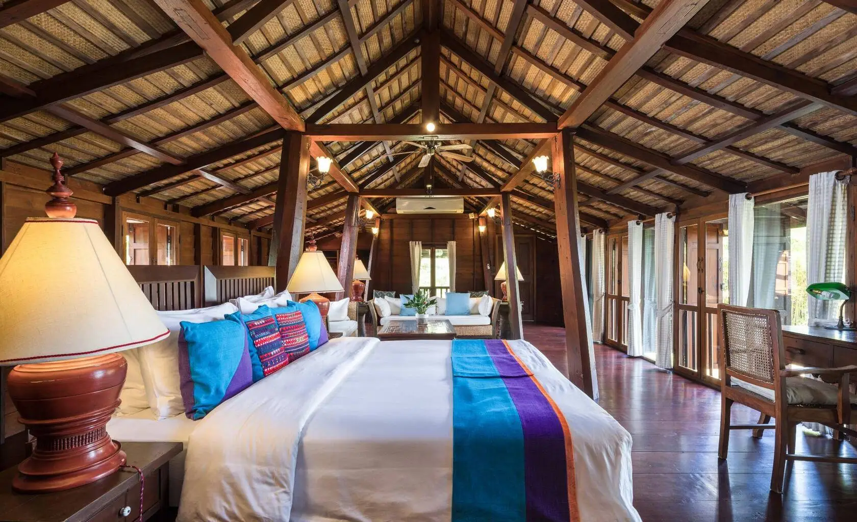 7 Bed + 2 Bunk Rooms 9.5 Bath Villa