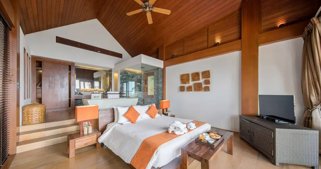 5-Bed 5.5-Bath Villa