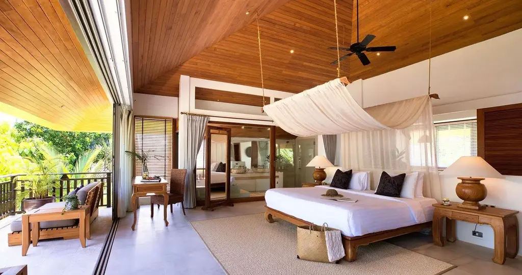 4-Bed 4-Bath Villa